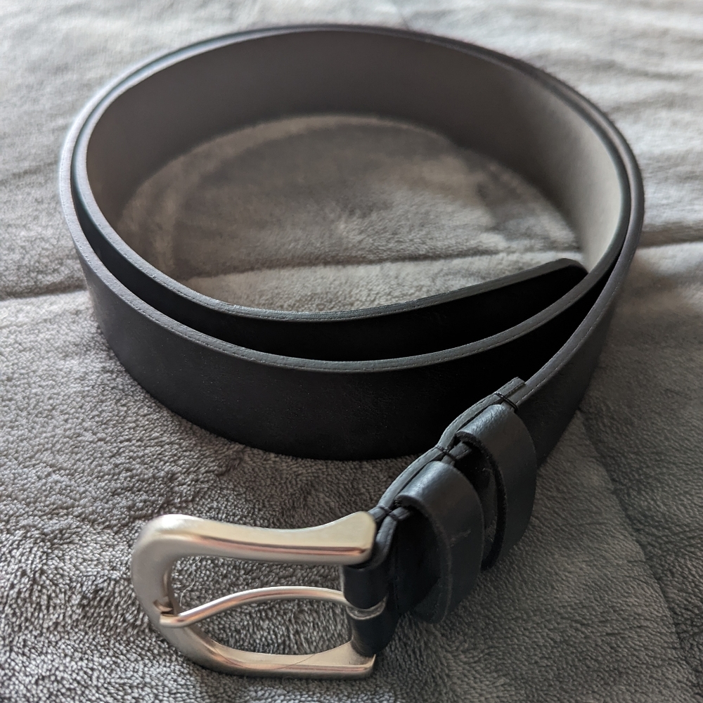 Basic black belt with silver buckle
